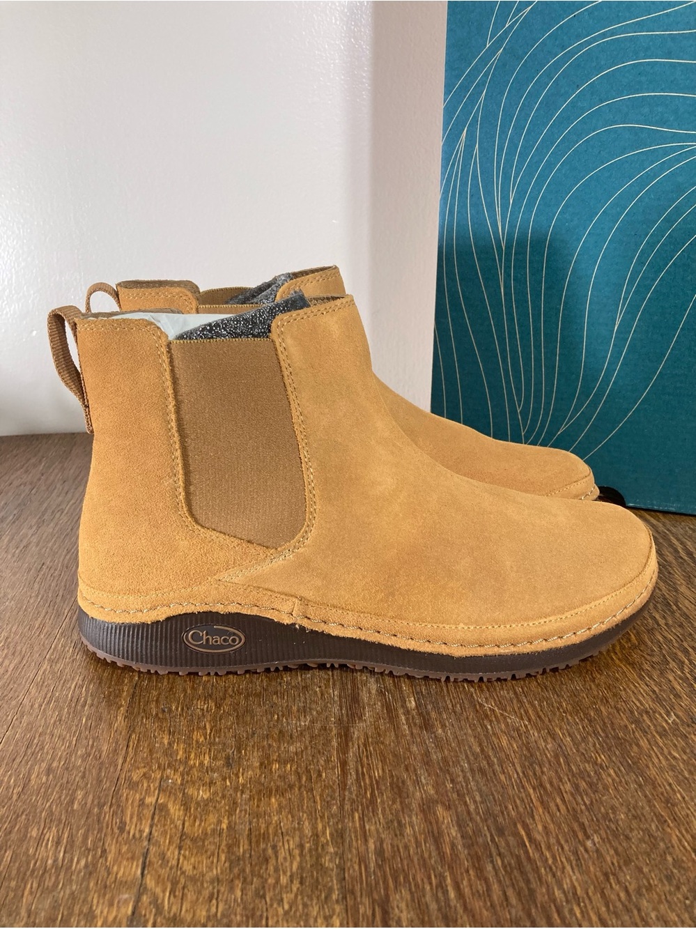 NWB Chaco Paonia Chelsea Boot Women’s Various Sizes Caramel Brown Suede